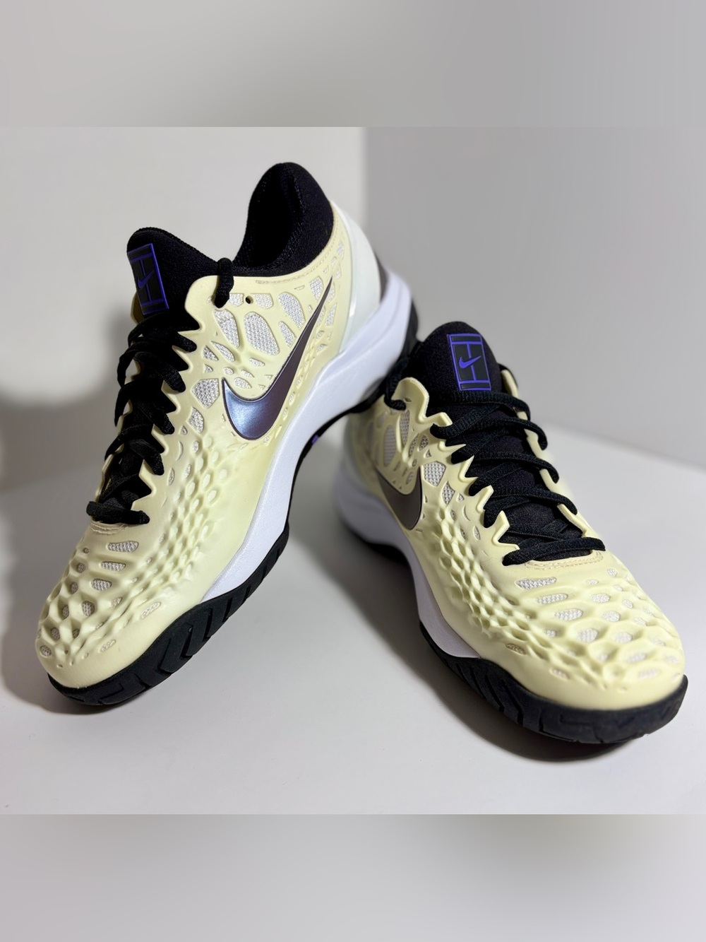 Nike Air Zoom Cage 3 HC Women's Tennis Shoes Size 8.5 Cream Purple 918199-101